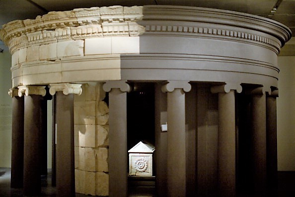 Le Tombeau des rois, mystères et croyances dans les entrailles de Jérusalem