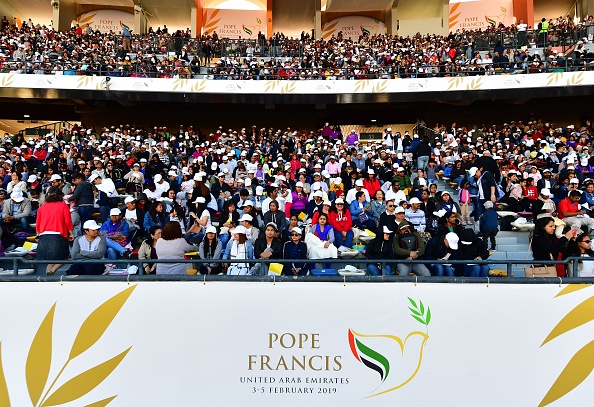 Grande messe inédite en plein air du pape François aux Emirats
