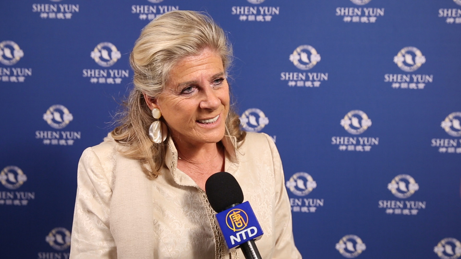 La princesse Léa de Belgique « emportée dès le début par le rythme » de Shen Yun