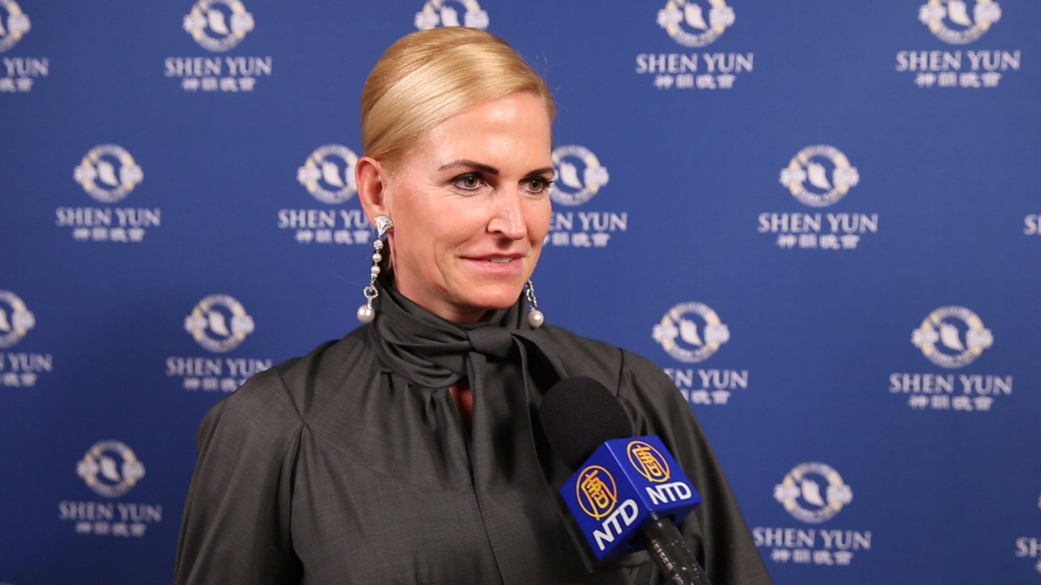 Shen Yun, « cela fait du bien à l&rsquo;âme », dit une créatrice