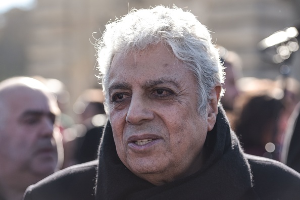 Le chanteur Enrico Macias contraint de rembourser 30 millions à une banque