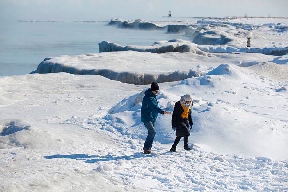 Photos : le lac Michigan est couvert de superbes éclats de glace