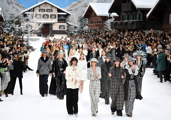 Chanel: des flocons et des larmes pour la dernière collection de Karl Lagerfeld