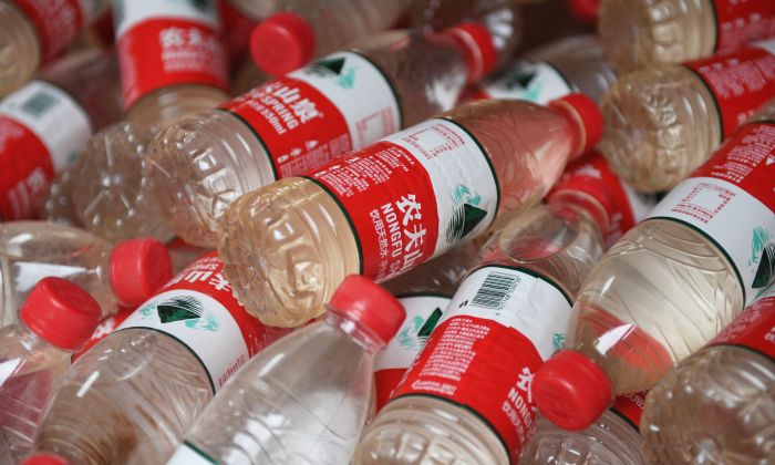 Chine : une femme âgée meurt peu après avoir bu une substance mystérieuse donnée par la police