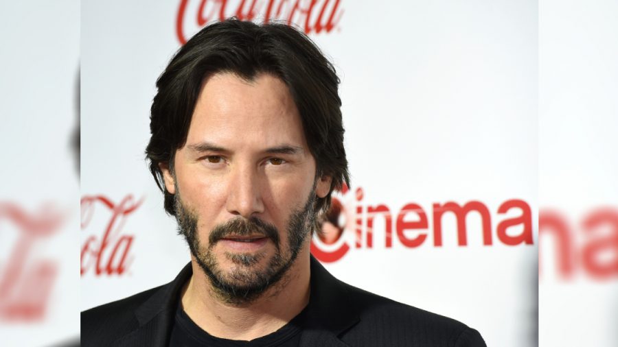 Keanu Reeves, l&rsquo;acteur de « John Wick », mène les passagers d&rsquo;un avion atterri d&rsquo;urgence dans un épique voyage sur la route