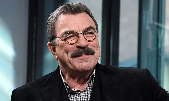 Tom Selleck révèle comment la morale et la foi en Dieu l&rsquo;ont maintenu au sommet de son talent