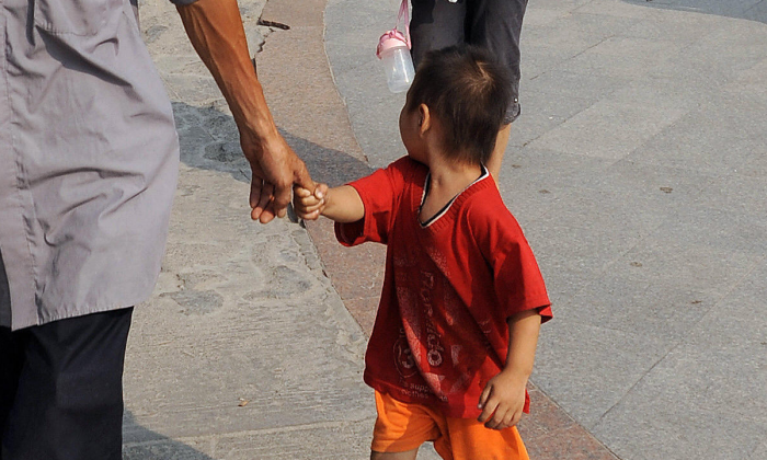 Dû à l’infertilité, mari et femme adoptent un fils; mais le garçon était né de l’aventure extraconjugale de son père