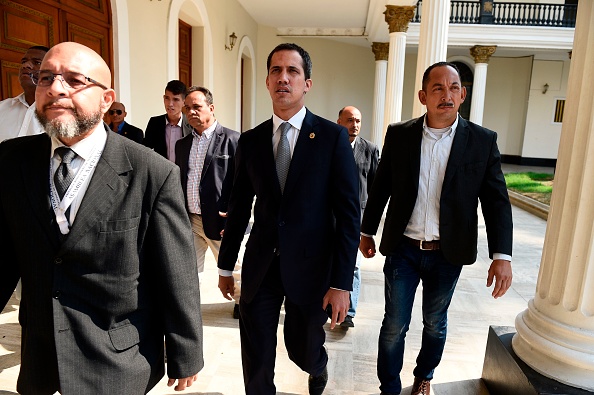 Venezuela: Guaido dit entretenir des contacts « très discrets » avec des militaires