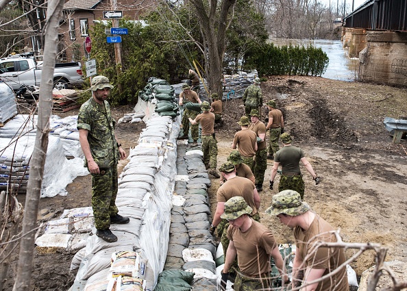 Est du Canada: Les inondations s&rsquo;étendent,  l&rsquo;armée prête main-forte