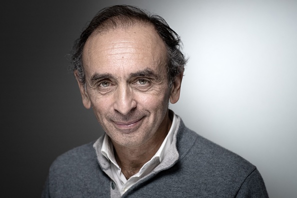 Hors de question que les architectes contemporains « viennent mettre leurs sales pattes sur Notre-Dame ! » pour Éric Zemmour
