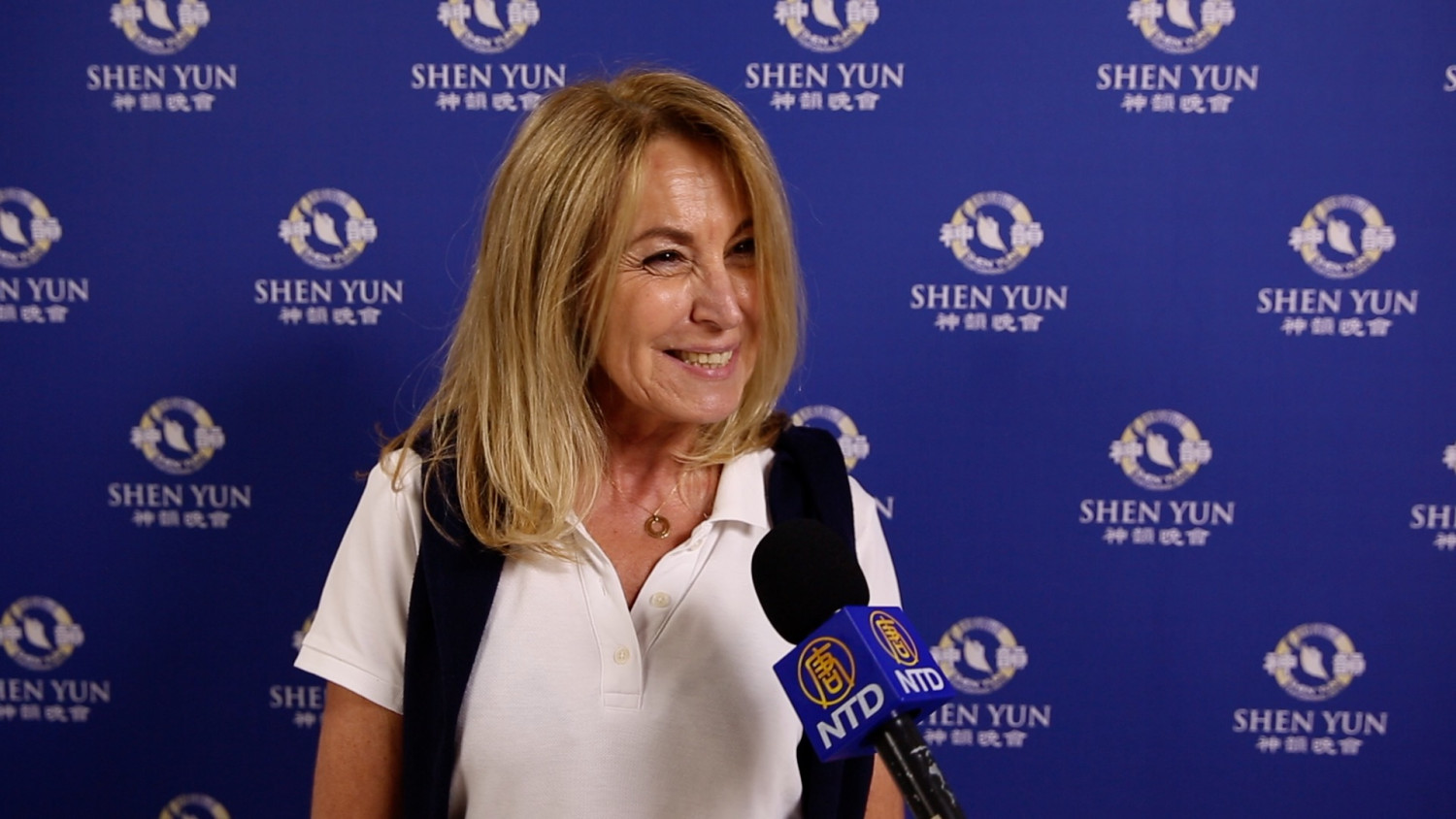 Devant Shen Yun, une avocate plonge dans «l&rsquo;extraordinaire et le divin»