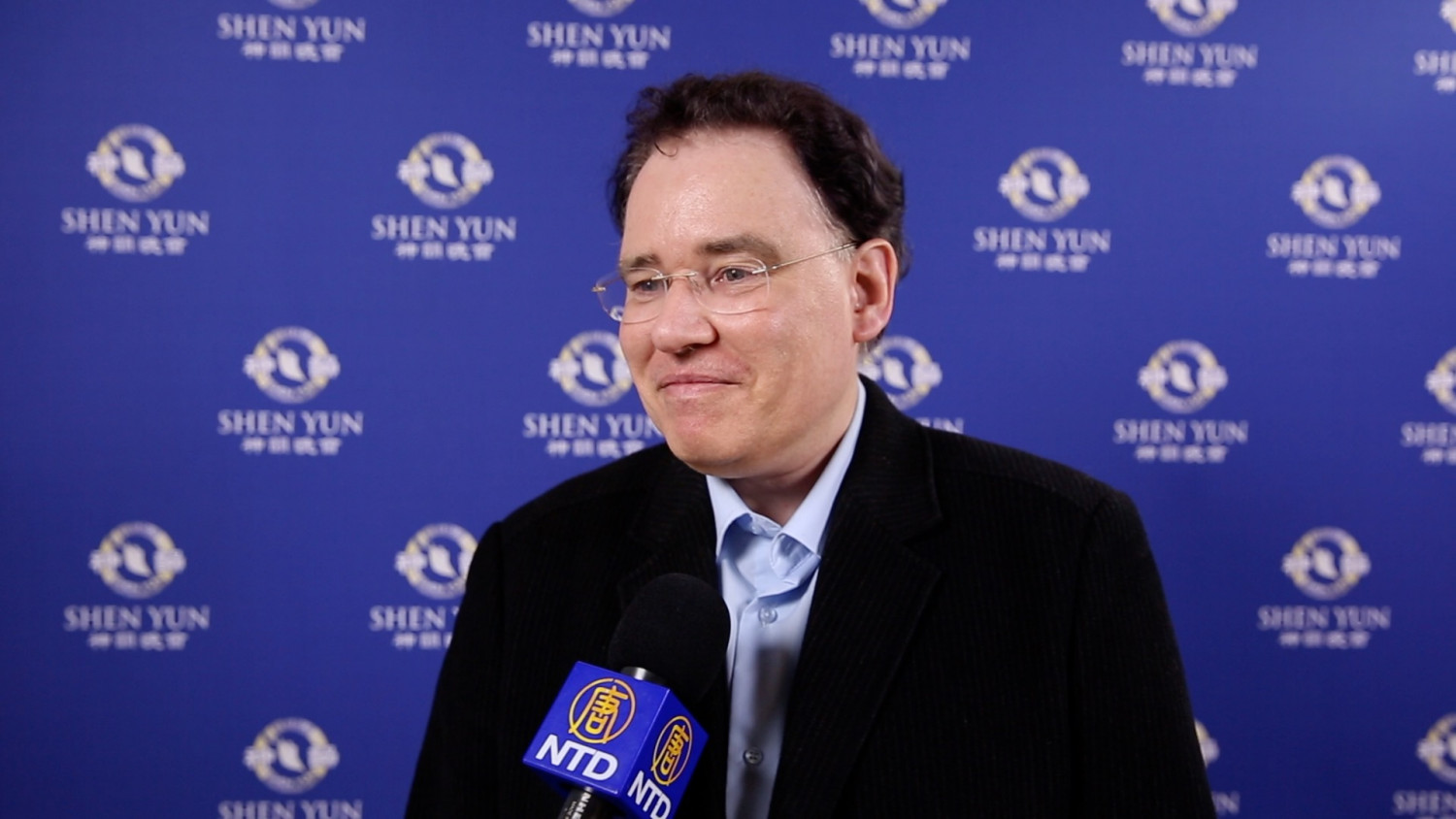 Shen Yun, un spectacle «éblouissant» qui allie «modernisme et tradition», selon un attaché d&rsquo;administration à la Ville de Paris