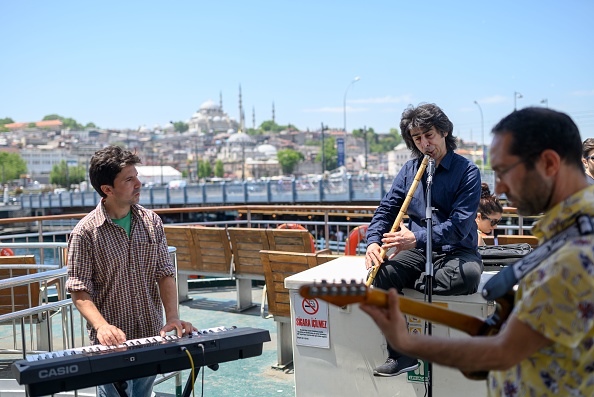 Sur les ferries d&rsquo;Istanbul, traverser le Bosphore en musique