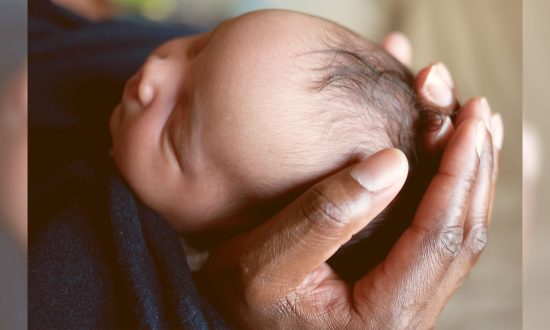 Une mère qui essayait de concevoir depuis 17 ans donne enfin naissance à des sextuplés et c’est inestimable