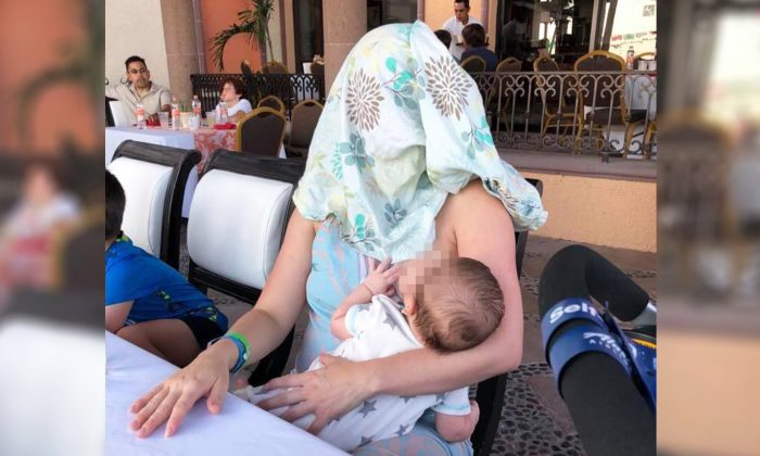 Après qu’on lui a demandé de «couvrir» son bébé, la photo d’une maman qui allaite devient virale
