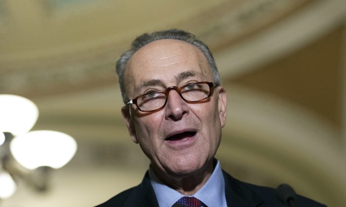 États-Unis: le sénateur démocrate Charles Schumer a reçu des milliers d’euros en dons de Jeffrey Epstein