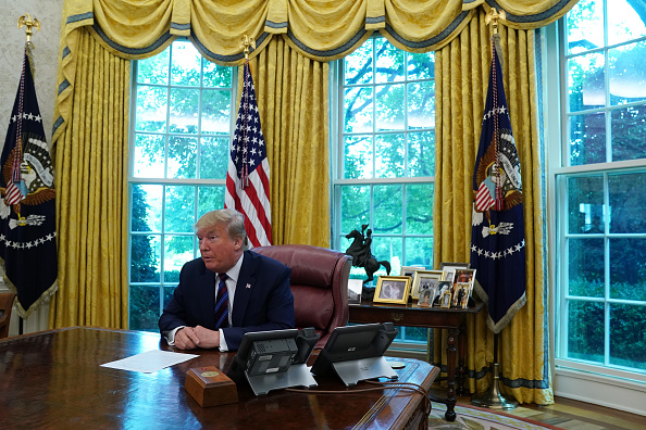 La Cour suprême autorise Trump à utiliser des fonds de l&rsquo;armée pour le mur