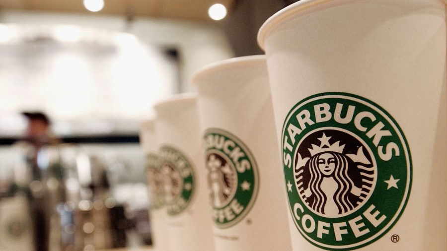 Starbucks s’excuse après qu’un employé a demandé à des policiers de quitter l&rsquo;établissement