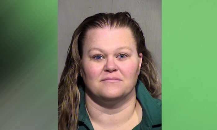 Un chiot meurt après avoir été laissé dehors sans eau, à Phoenix aux États-Unis