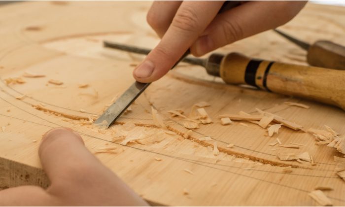 Un menuisier économise 3 millions de dollars et permet à 33 jeunes défavorisés comme lui de poursuivre leurs études à l’université