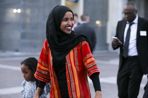 États-Unis – La députée démocrate Ilhan Omar bloque l&rsquo;enquête d&rsquo;un média au sujet de la controverse de son mariage avec son frère