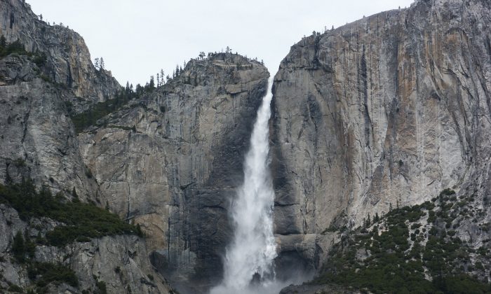 Un touriste meurt après avoir glissé à la chute d&rsquo;eau de Yosemite