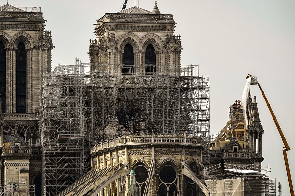 Notre-Dame : les autorités rappellent « l&rsquo;urgence » d&rsquo;éviter un effondrement
