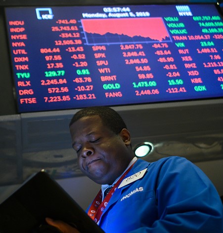 Trump salue les taux plus élevés qui attirent les capitaux aux Etats-Unis