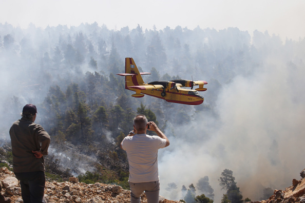 En Grèce, des avions européens aident les pompiers à combattre l&rsquo;incendie dans l&rsquo;île d&rsquo;Eubée