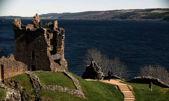 Une vidéo récemment filmée soutient la théorie d&rsquo;une anguille géante dans le Loch Ness