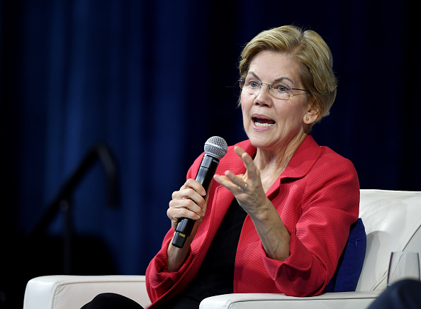 États-Unis: l&rsquo;étoile montante Warren lève bien plus de fonds que son rival Joe Biden