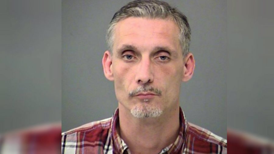 Un homme frappe sa mère jusqu&rsquo;au bord de la mort, d&rsquo;après des documents de la Cour