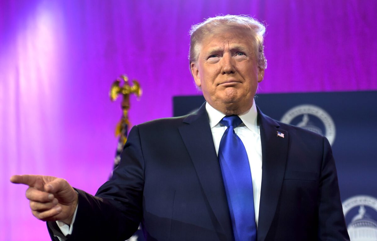 Trump jure de défendre «la famille, la foi et la liberté» lors d&rsquo;une conférence à Washington