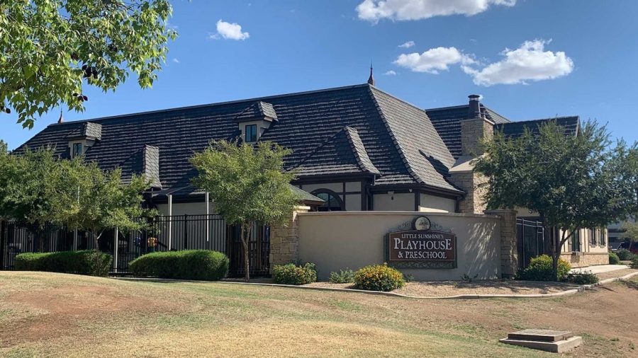 7 enfants trouvés seuls, errant à l’extérieur d&rsquo;une école maternelle – des enseignants sont suspendus