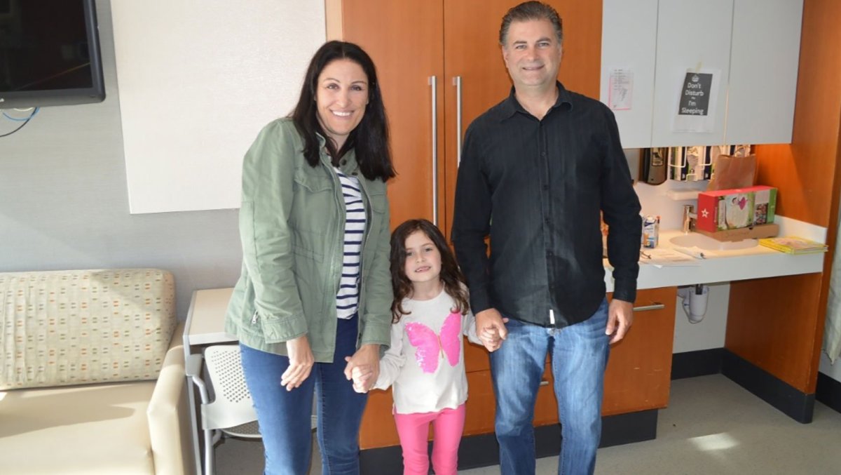 Des étrangers ont amassé l&rsquo;équivalent de 170 000 euros pour une fillette hospitalisée souffrant d&rsquo;EEE. Elle est maintenant rentrée chez elle