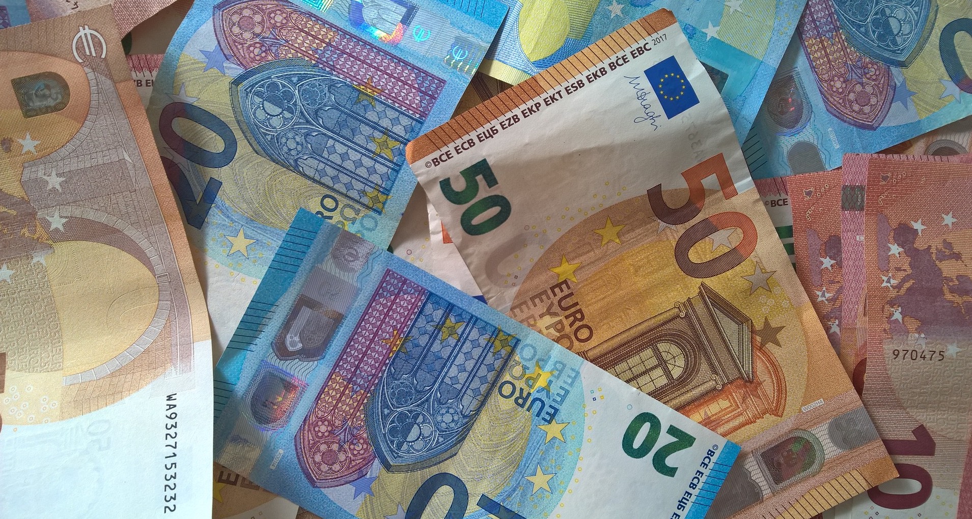 Une nouvelle directive européenne veut interdire les paiements en espèces de plus de 10.000 euros