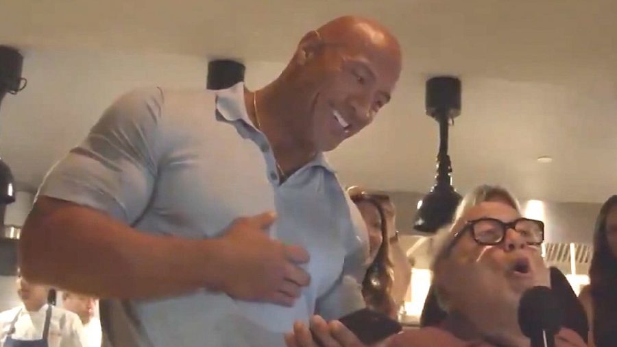 Dwayne «The Rock» Johnson débarque au beau milieu d&rsquo;un mariage avec Danny DeVito
