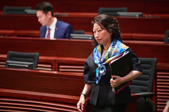 Hong Kong: la contestation continue, une ministre en visite à Londres agressée