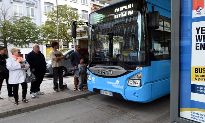Un chauffeur d&rsquo;autobus fait descendre tous les passagers après leur refus de laisser une place à une personne handicapée
