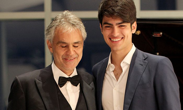 Regardez Andrea Bocelli et son fils interpréter « Perfect » de Ed Sheeran