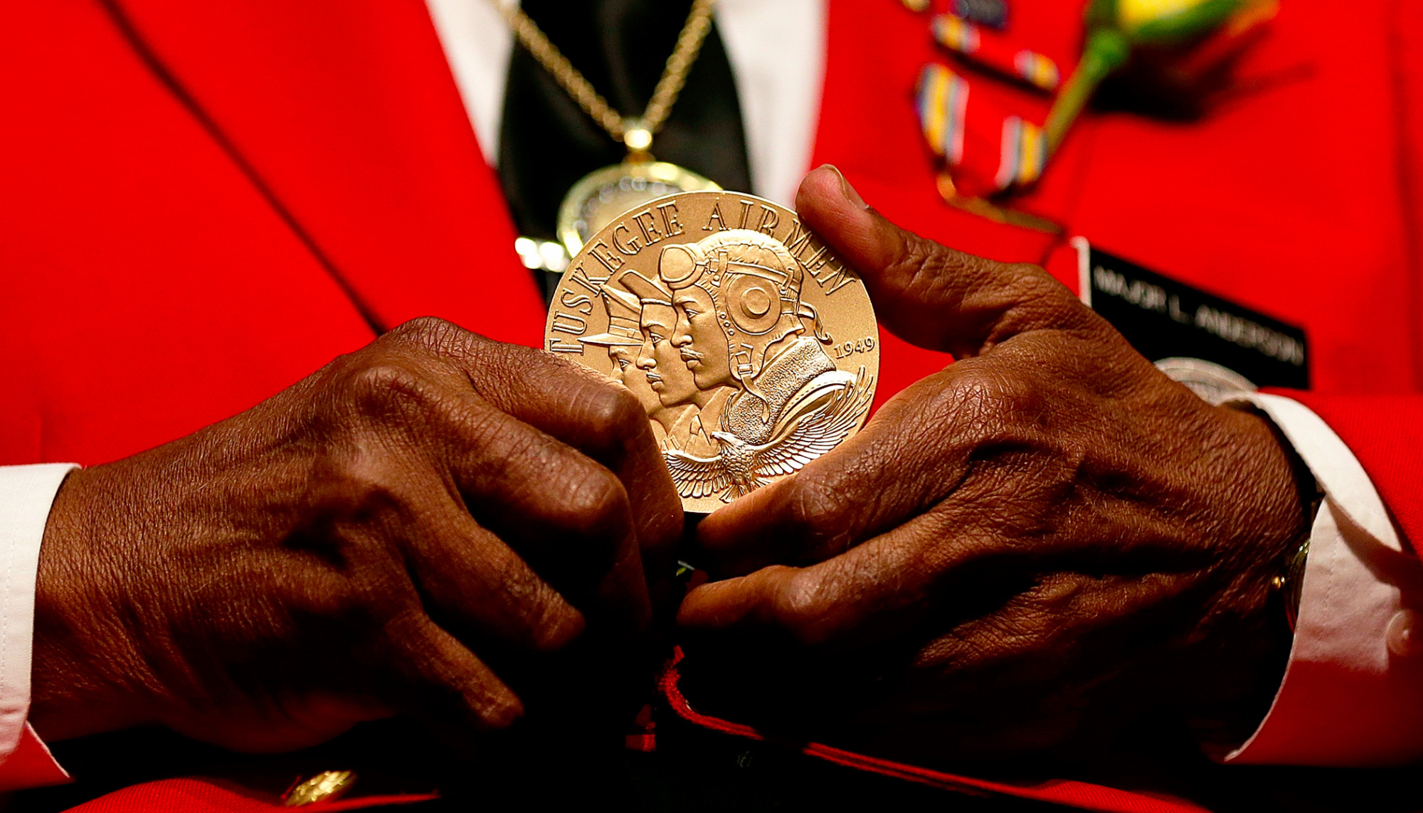 L&rsquo;un des premiers membres afro-américains des Forces aériennes américaines lors de la Seconde Guerre mondiale est décédé à l&rsquo;âge de 95 ans et reçoit tous les honneurs