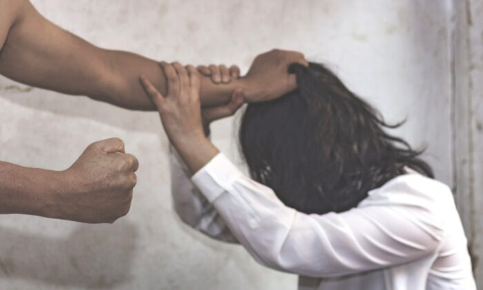 Un étudiant héroïque est tué par balle en protégeant sa sœur enceinte contre son petit ami violent