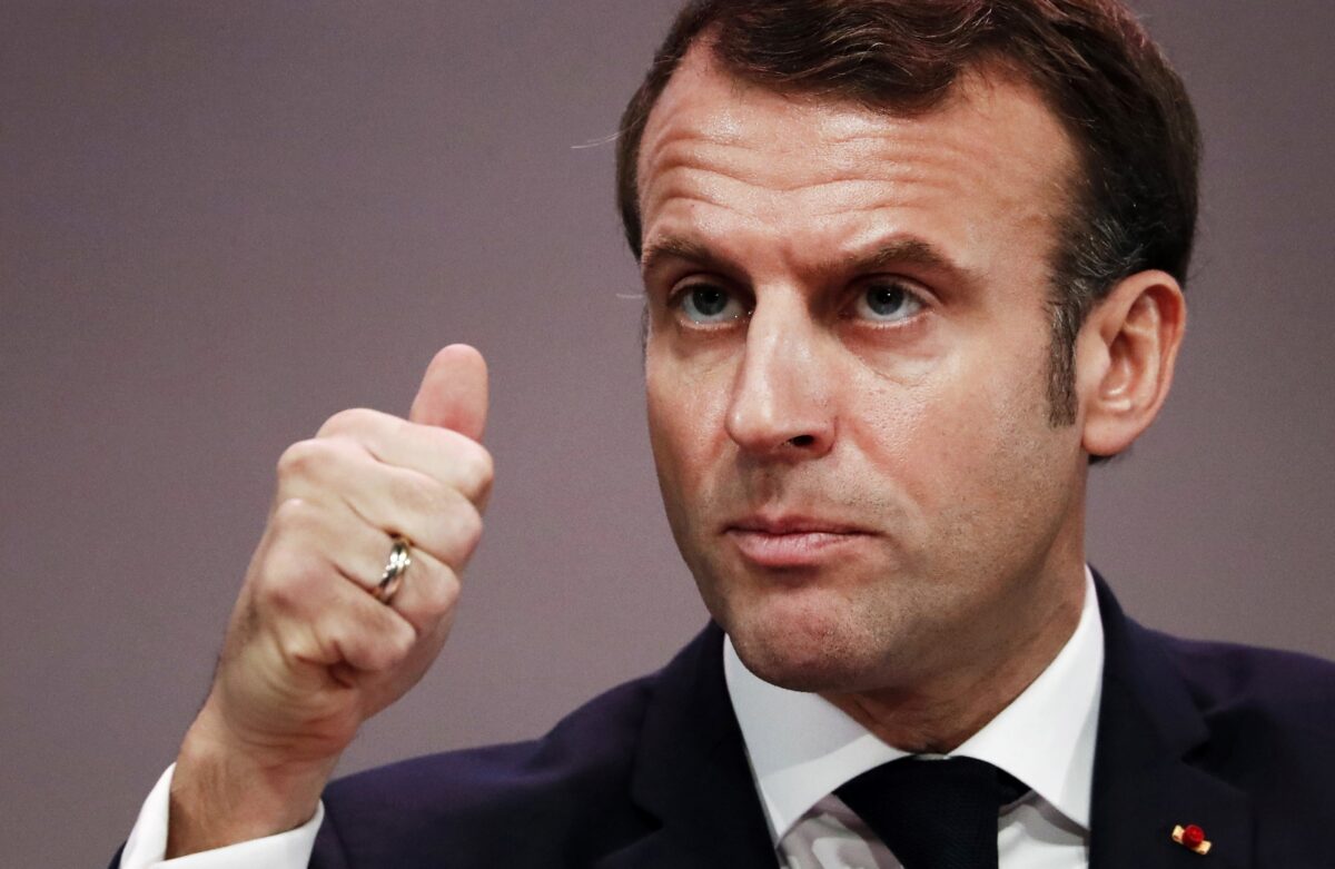 Emmanuel Macron : un plan de relance d&rsquo; « au moins 100 milliards d&rsquo;euros »