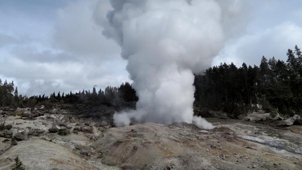 Le geyser le plus actif du monde à Yellowstone a battu son record d&rsquo;éruptions cette année