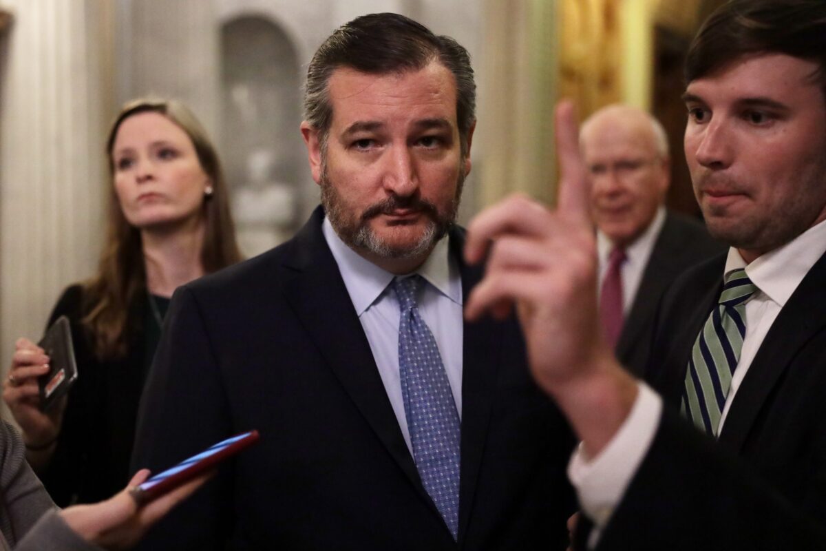 «Les démocrates sont dans une panique totale», affirme Ted Cruz après que Nancy Pelosi a retardé l&rsquo;envoi des articles sur la destitution de Trump au Sénat