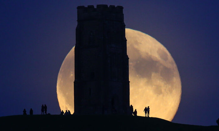 Préparez-vous à un spectacle lunaire grandiose en 2020: 10 pleines lunes, 2 super lunes et 1 lune bleue à admirer