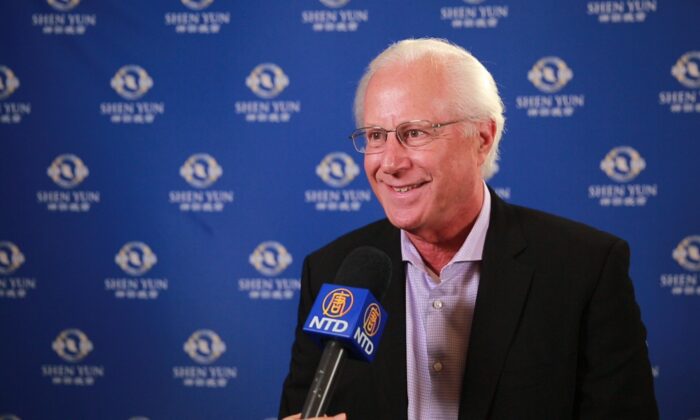 Le PDG de l&rsquo;année fait l&rsquo;éloge de Shen Yun: «C&rsquo;était exceptionnel», «Je le recommanderais à tout le monde»