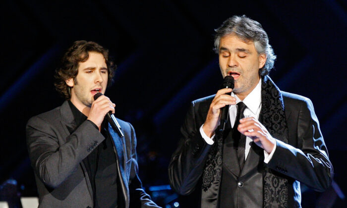 Andrea Bocelli et Josh Groban chantent un superbe duo «We Will Meet Once Again», inspirant des millions de personnes