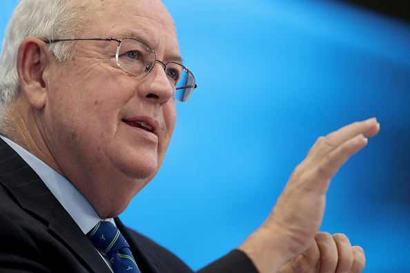 Kenneth Starr, ex-procureur de l&rsquo;affaire Lewinsky, défendra Trump