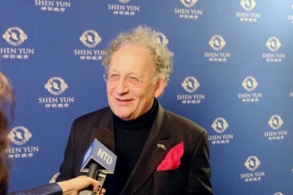 Un compositeur acclamé se dit fasciné et ému par l&rsquo;orchestre de Shen Yun